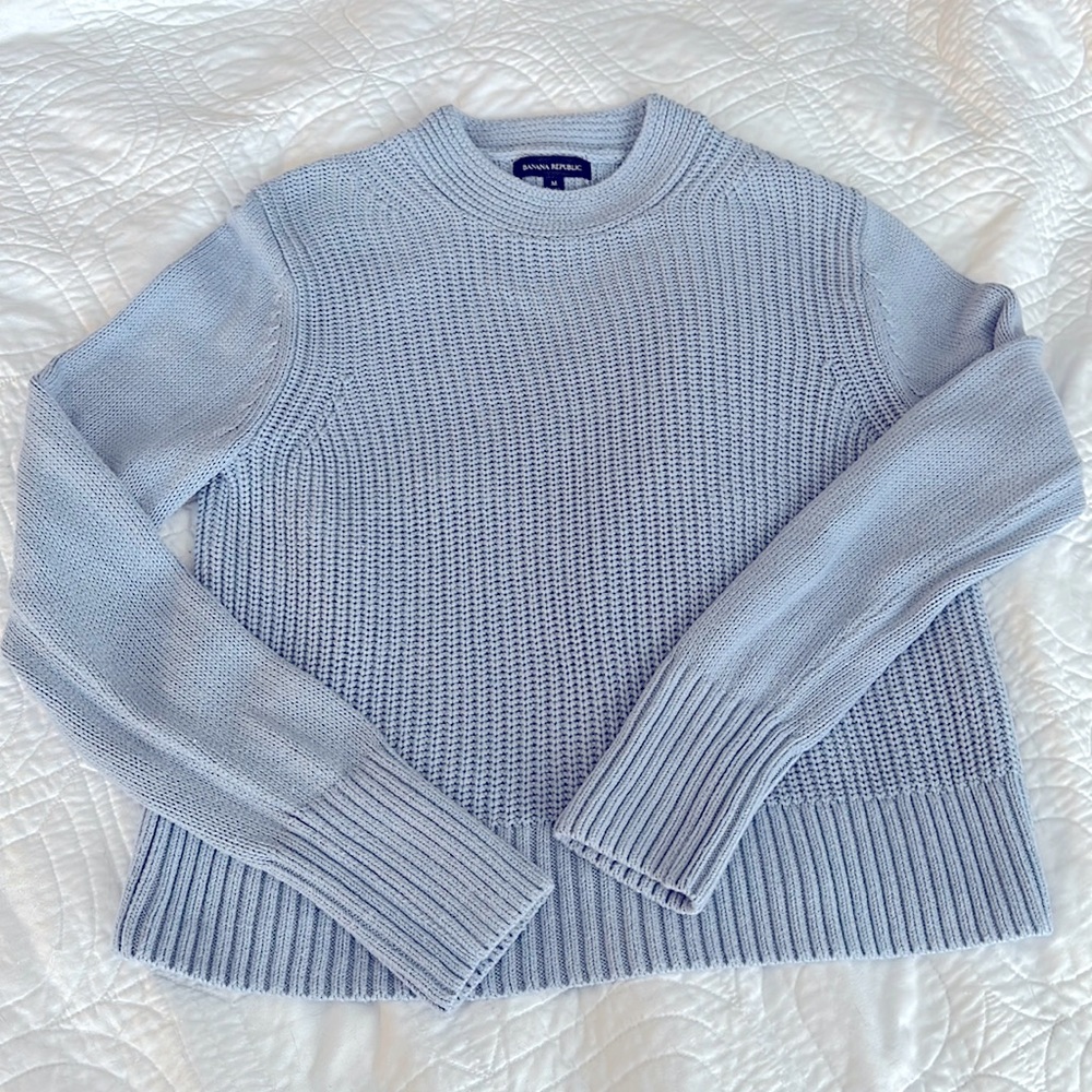 Gorgeous Banana Republic knit light blue sweater. Practically new. Size M